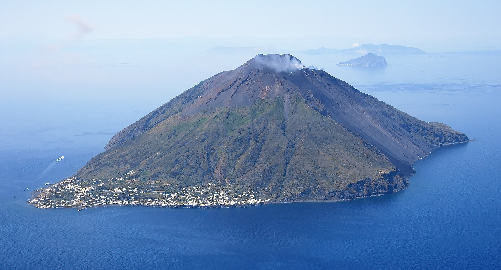 Aerial image of Stromboli Carsten Steger
